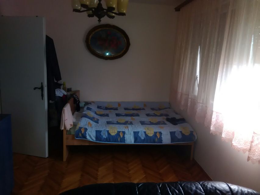 Voje Radića 27, Beograd - 4