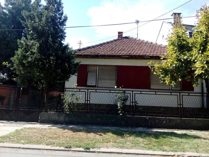 Ložionička 21, Novi Sad
