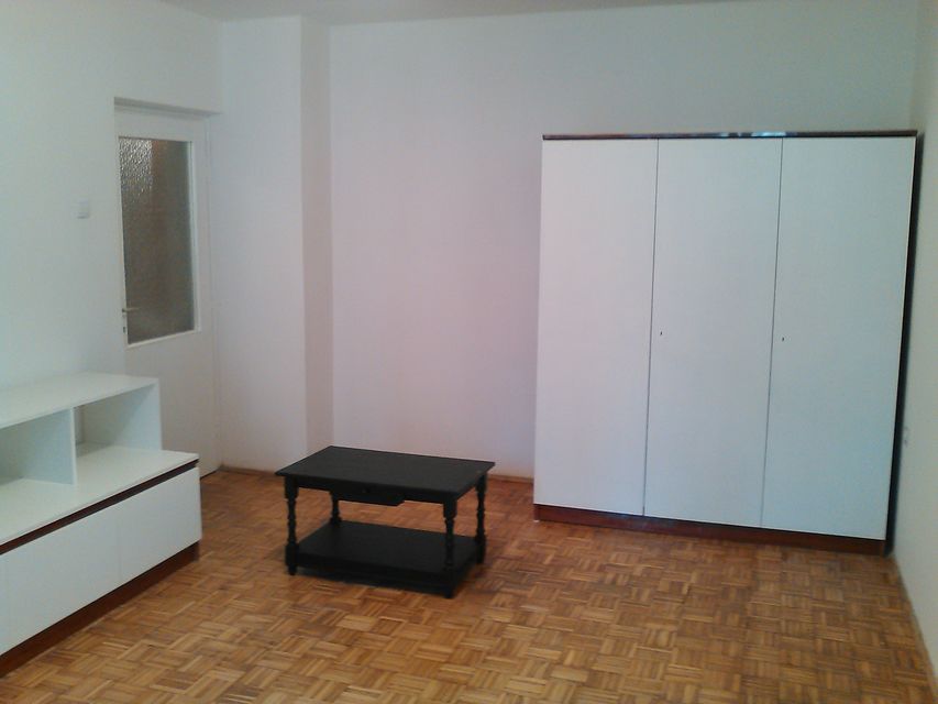 Siniše Stankovića 16, Beograd - 4