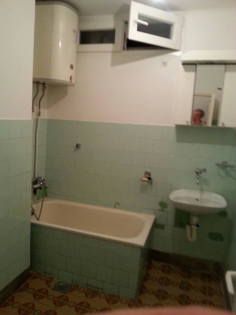 Džona Kenedija 32, Beograd - 4