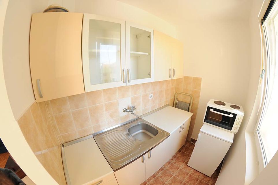 Teodosijeva 24, Beograd - 4