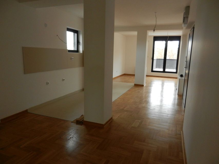 Pašmanska 20, Beograd