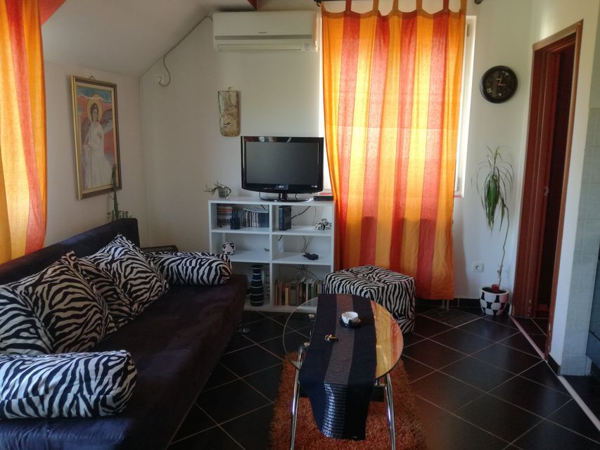 Srnetička 4, Beograd - 10