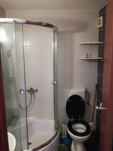 Srnetička 4, Beograd - 8