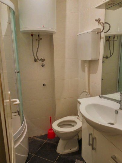 Vlašićka 16, Beograd - 6