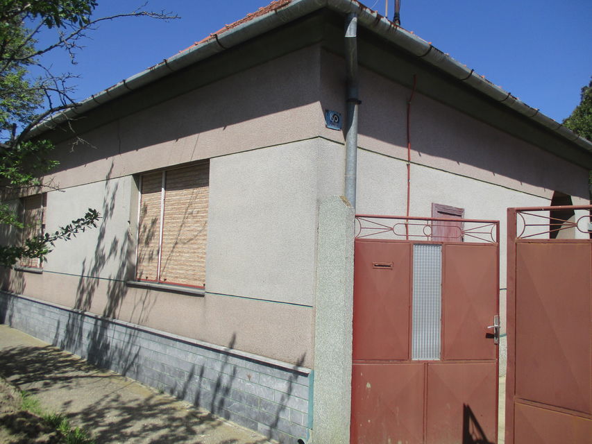 Partizanska 60, Padej