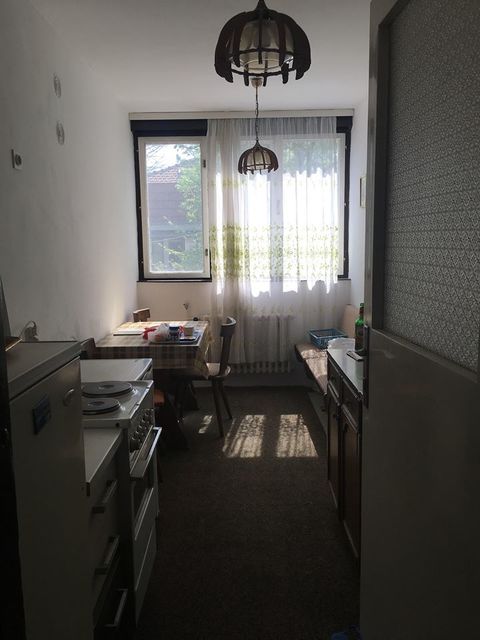 Petra Jovovića 29, Beograd - 10