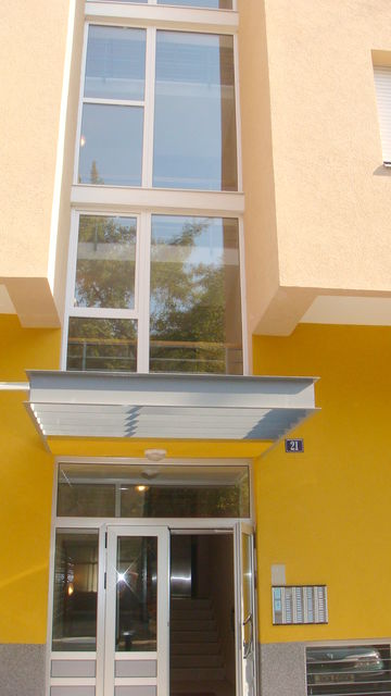 Doža Đerđa 21, Novi Sad - 2