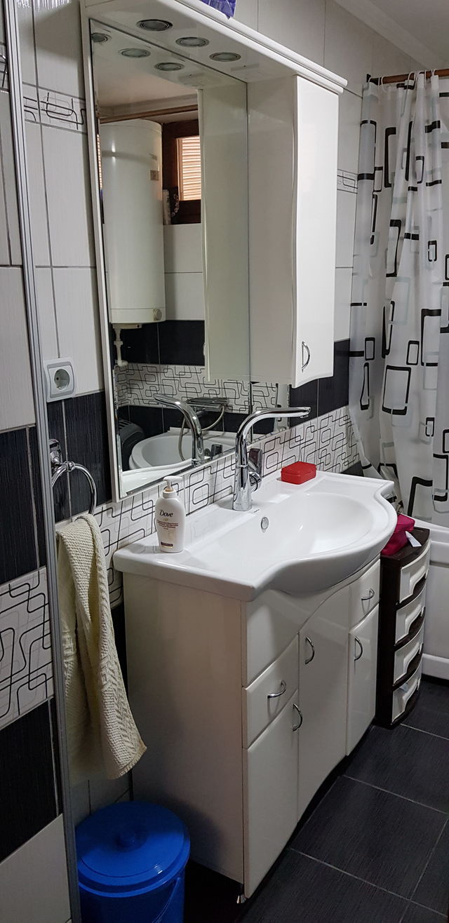 Kiš Ferenca 33, Debeljača - 8