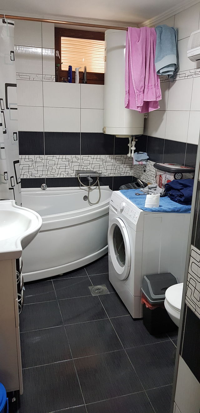 Kiš Ferenca 33, Debeljača - 6