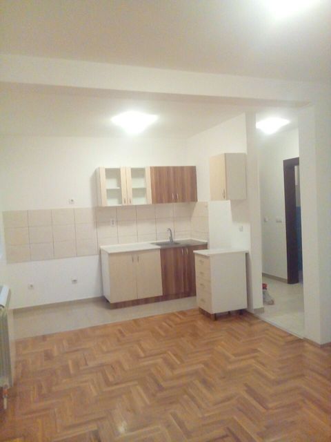 Mije Aleksića 6, Beograd - 6