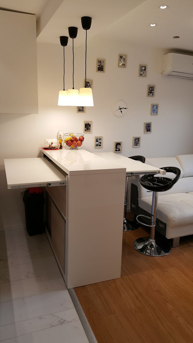 Varvarinska 12, Beograd - 4