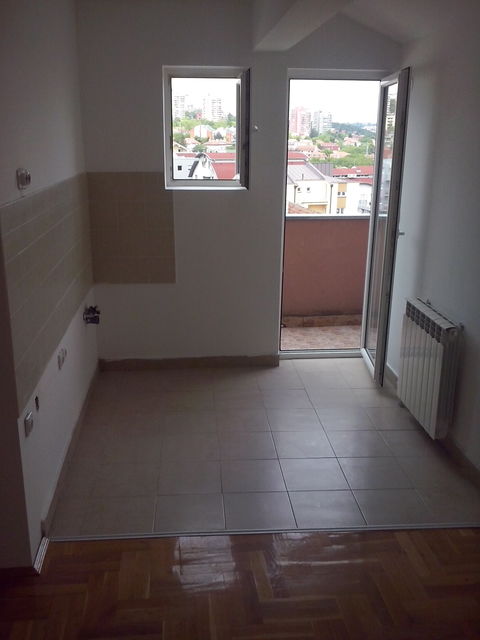 Kneževačka 35, Beograd - 3