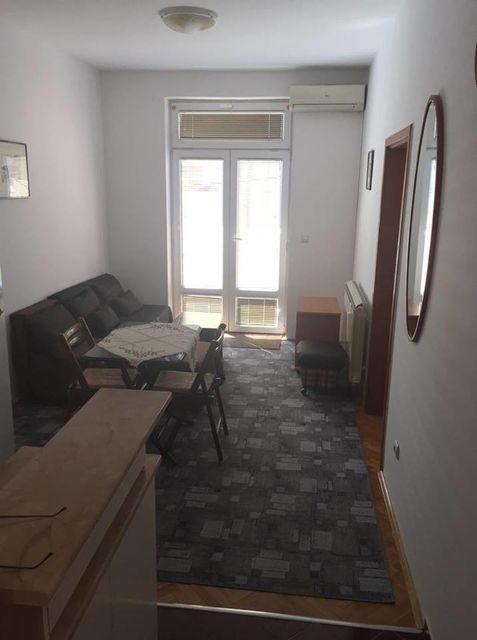 Vojvode Vlahovića 42, Beograd