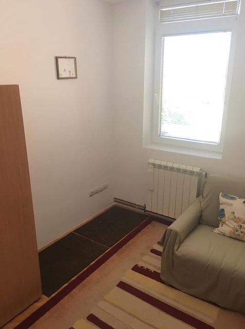 Vojvode Vlahovića 42, Beograd - 4