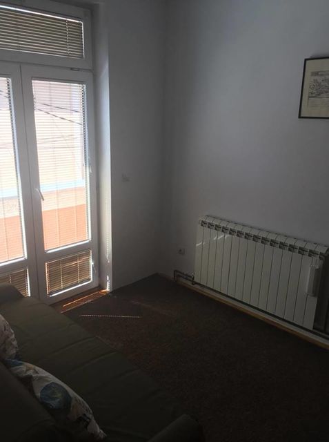 Vojvode Vlahovića 42, Beograd - 3