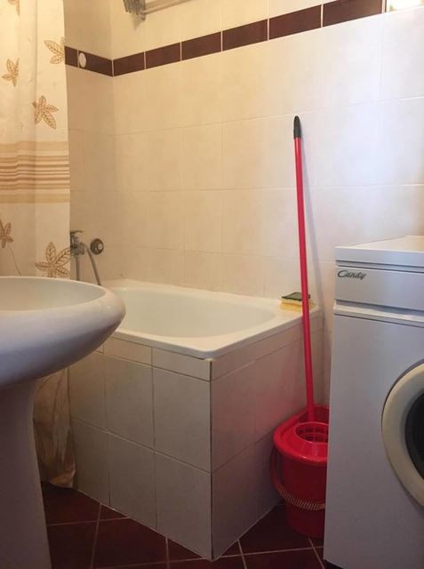 Vojvode Vlahovića 42, Beograd - 7