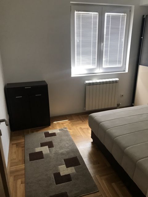 Vojvode Vlahovića 12, Beograd - 4