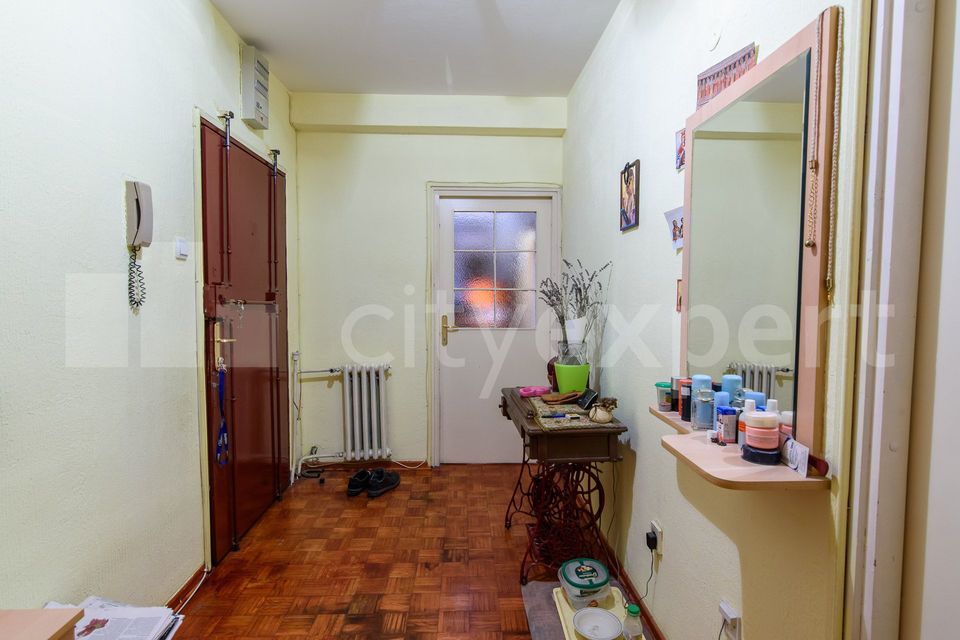 Učitelja Dragutina Prokića 17, Beograd - 5