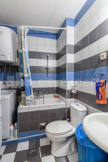 Učitelja Dragutina Prokića 17, Beograd - 10