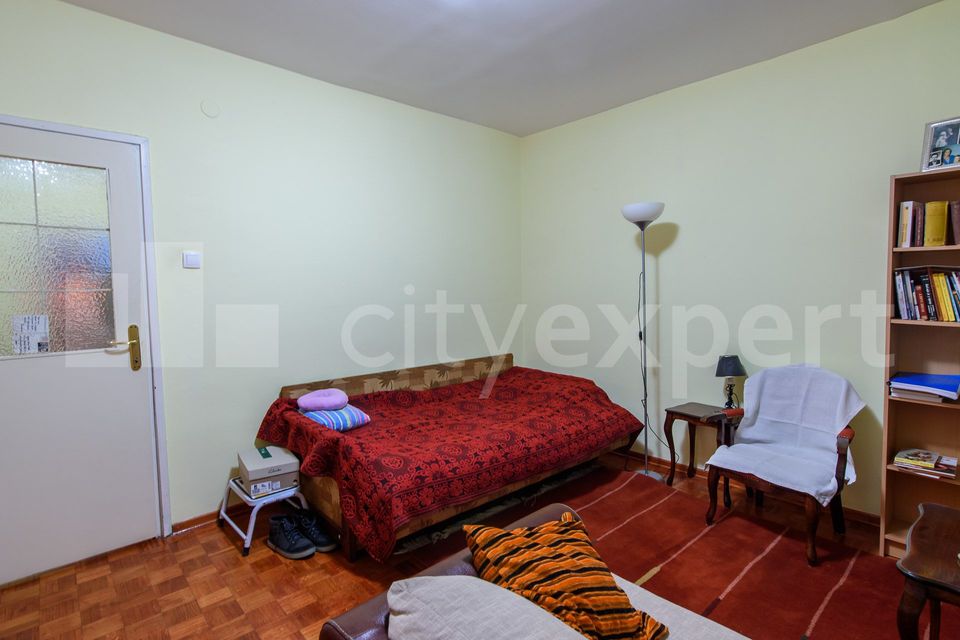 Učitelja Dragutina Prokića 17, Beograd - 3