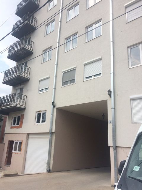 Vuka Karadžića 6, Kraljevo - 12