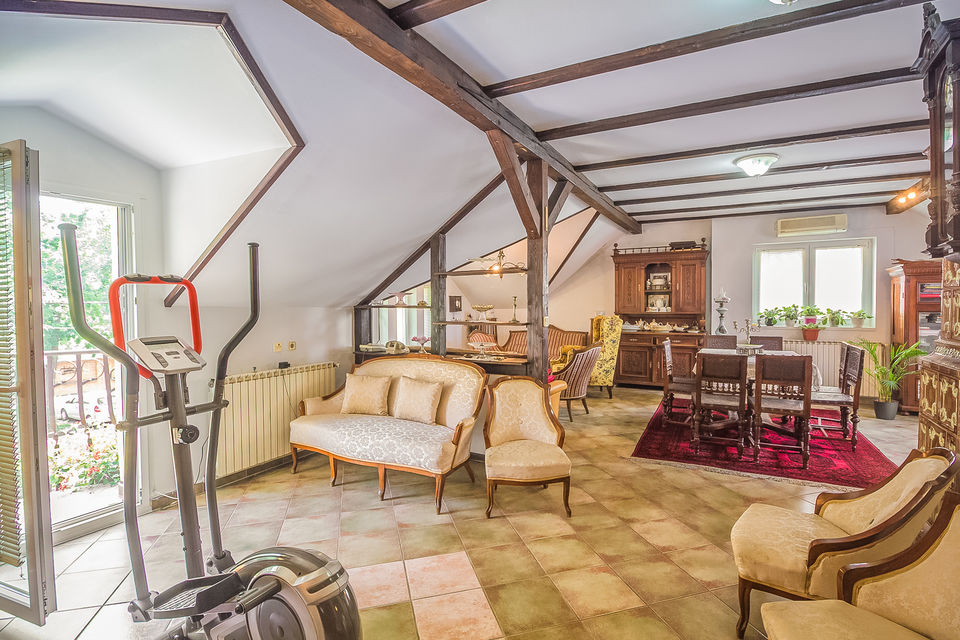 Vojvode Knićanina 4, Novi Sad - 13