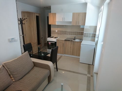 Jovanke Radaković 20, Beograd - 4