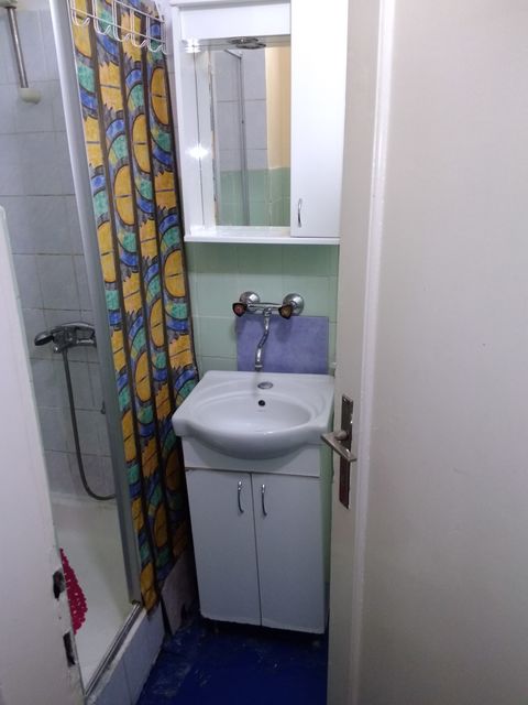 Radoja Dakića 25, Beograd - 4