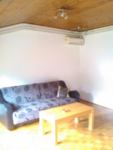 Mis Irbijeve 49, Beograd - 11