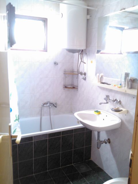 Mis Irbijeve 49, Beograd - 6