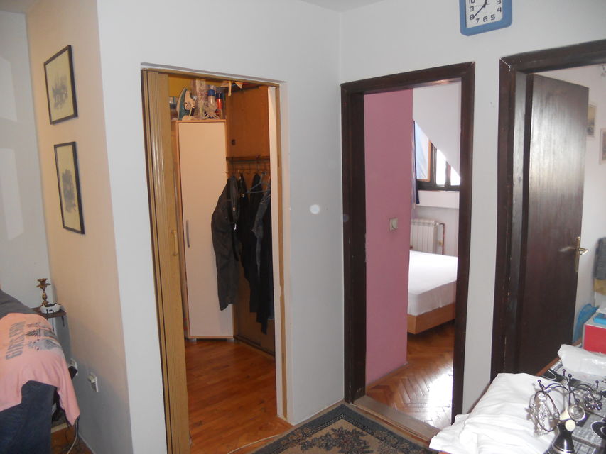 Sarajevska 5, Beograd - 7