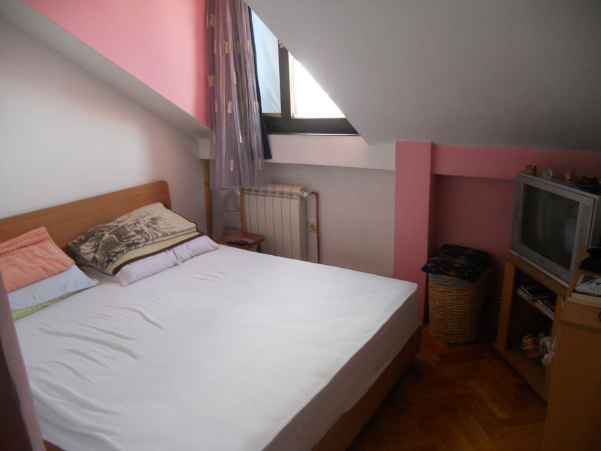 Sarajevska 5, Beograd - 8