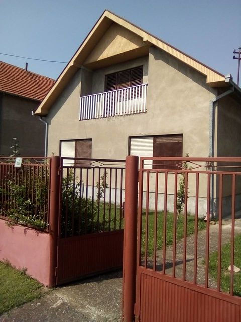 Nikole Tesle 40, Sremska Mitrovica - 1