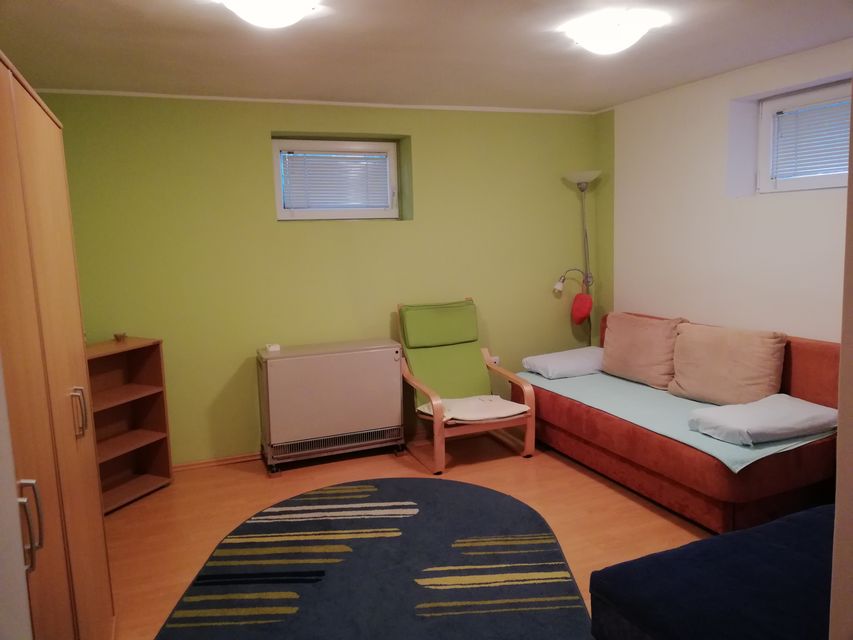 Poručnika Spasića i Mašere 57, Beograd - 4