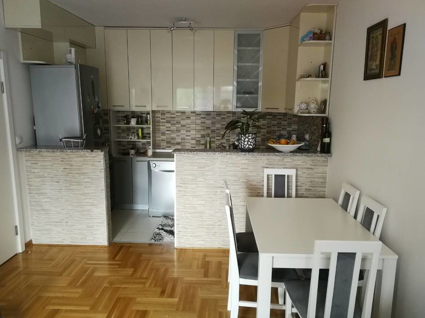 Dragana Rakića 20v, Beograd - 4