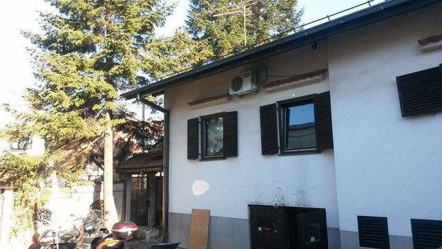 Deskaševa 12, Beograd - 5