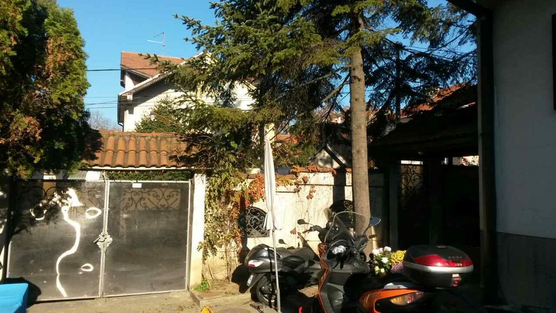 Deskaševa 12, Beograd - 3