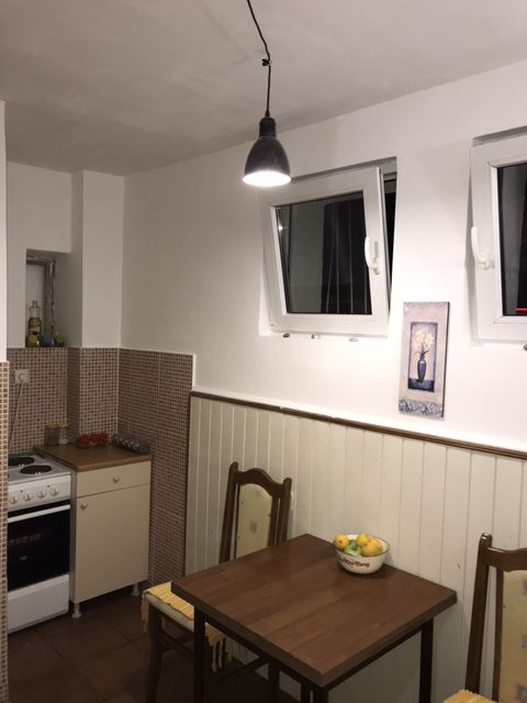 Beogradska 16, Beograd - 4