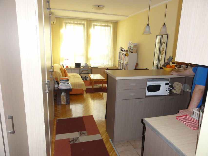 Kajmakčalanska 8, Beograd - 2