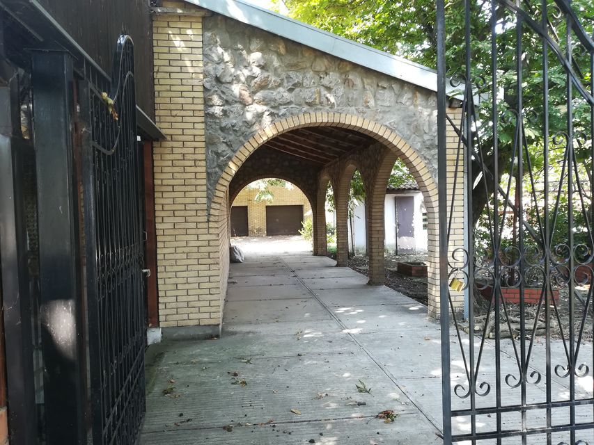 Uroša Predića 19, Čenta