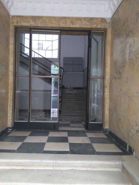 Zmaja od Noćaja 9, Beograd - 2