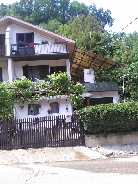 Manastirska 240, Rakovac - 1