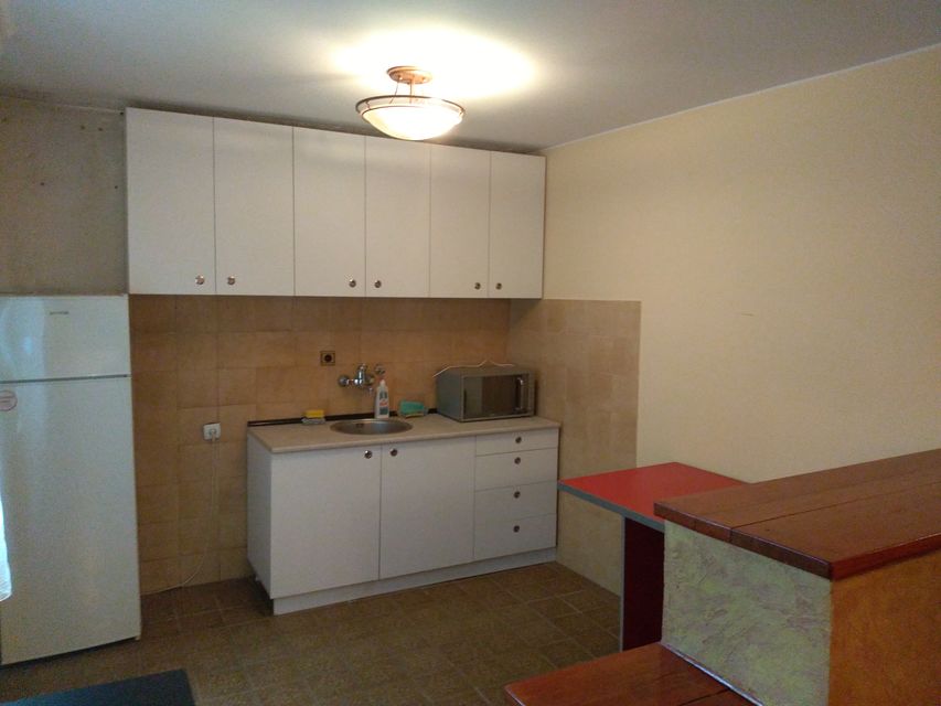 Uzdinska 18, Beograd - 6