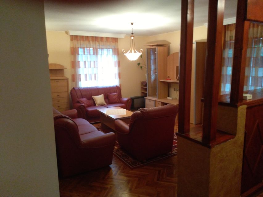 Uzdinska 18, Beograd