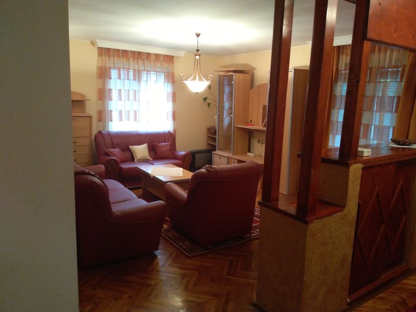 Uzdinska 18, Beograd - 2