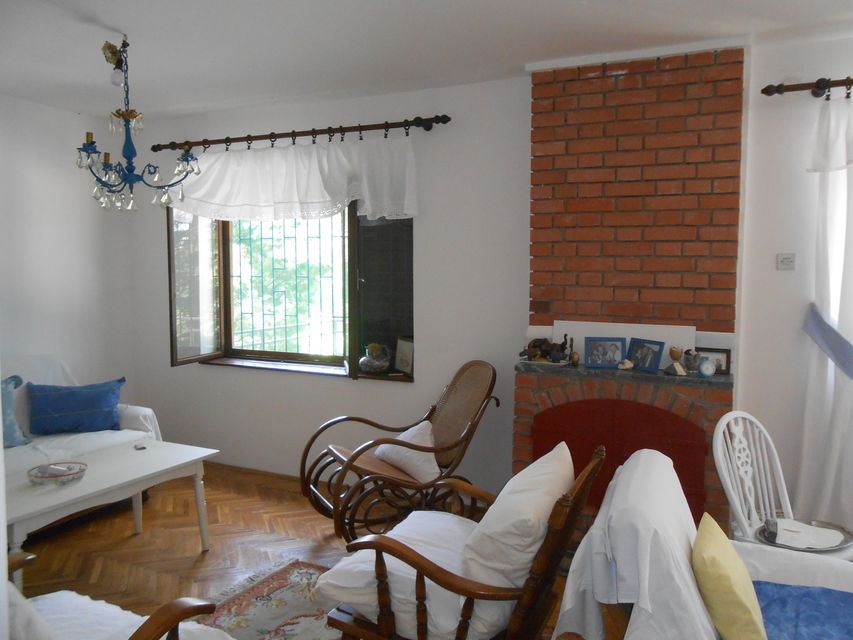 Dunavski put 8, Krčedin - 2