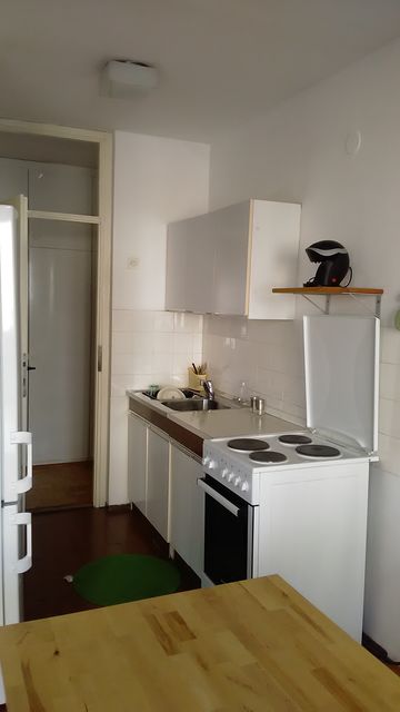 Dr Ivana Ribara 81, Beograd - 7
