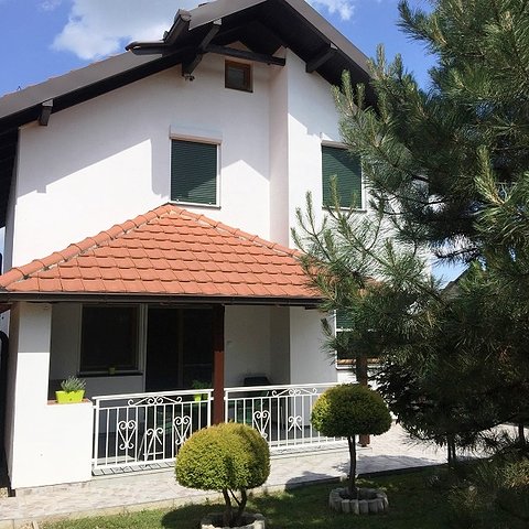 Širine 68, Novi Sad