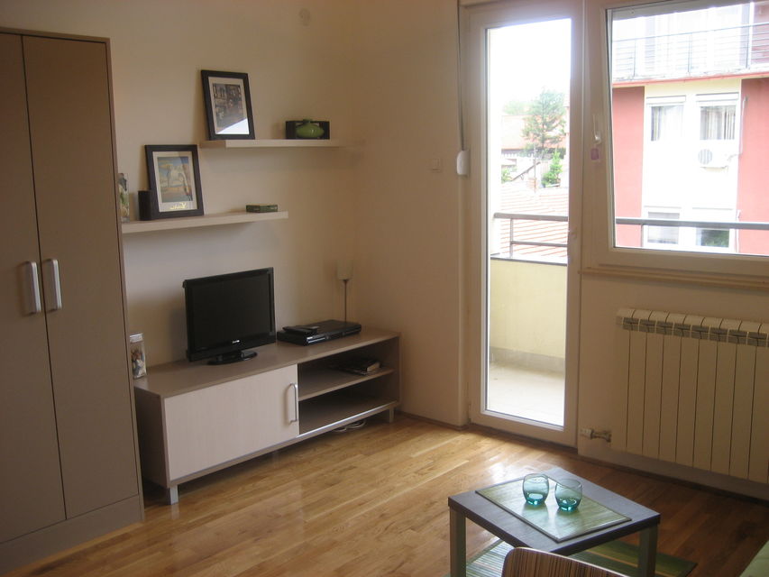 Ljubljanska 26, Beograd - 9